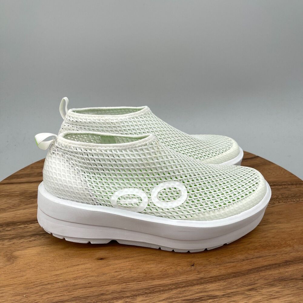 OOFOS OOmega Chukka Recovery Shoes Womens Size 7 White Casual Pull On Sneakers